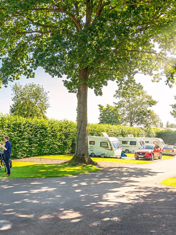 5 star caravan site with fishing Herefordshire photo