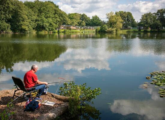 5 star caravan park with fishing lake