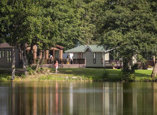 Lake edge luxury holiday lodges at Pearl Lake Country Holiday Park, Herefordshire