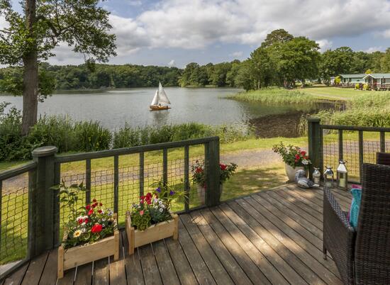 5 star caravan holiday park herefordshire with fishing