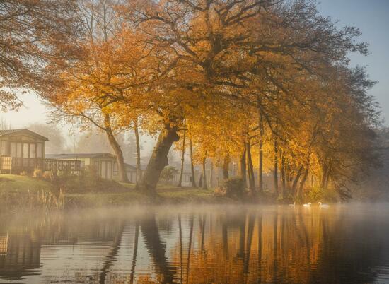 Spectacular winter colours reflected at Pearl Lake