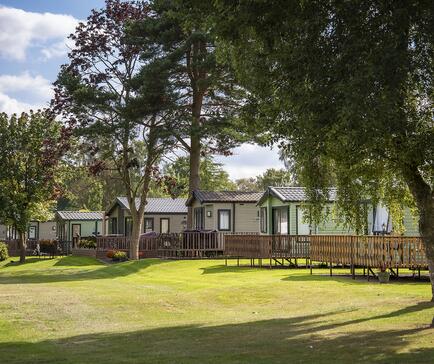 Holiday homes overlooking the golf course at Pearl Lake