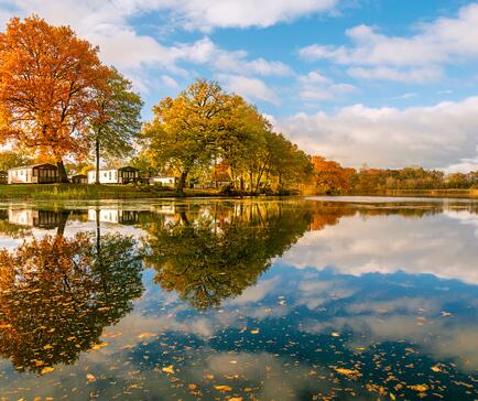 5 star holiday park with private fishing lake in Herefordshire