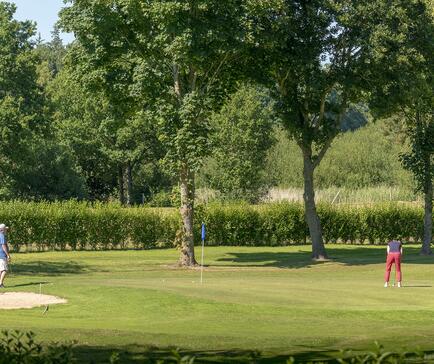 Golf course at Pearl Lake Country Holiday Park