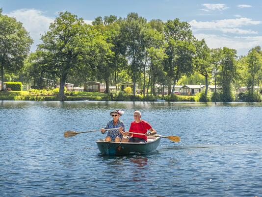 5 star holiday park with private fishing lake in Herefordshire