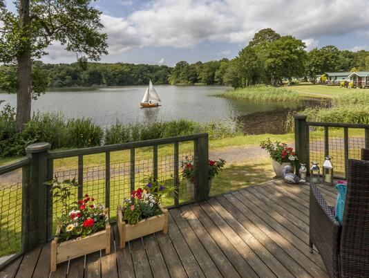 5 star caravan holiday park herefordshire with fishing