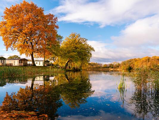 5 star caravan holiday park with fishing lake - Pearl Lake Herefordshire.