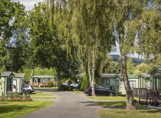 Looking into Pearl Lake Country Holiday Park, Herefordshire