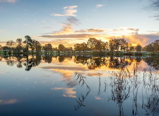 Autumn sunrise over Pearl Lake