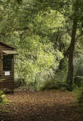 Nature hide at Pearl Lake