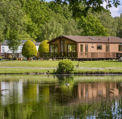 Lake edge luxury lodges at Pearl Lake photo