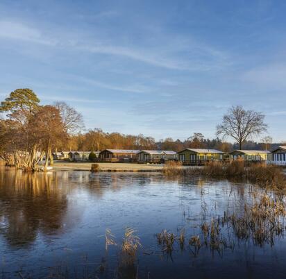 Winter sunrise at Pearl Lake Country Holiday Park, Herefordshire