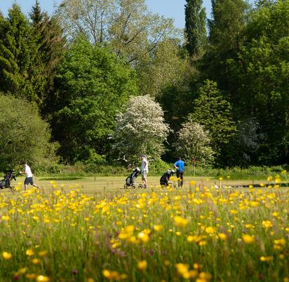 5 star caravan holiday home park with golf course, Pearl Lake, Herefordshire.