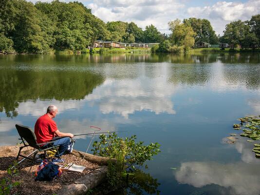 5 star caravan park with fishing lake