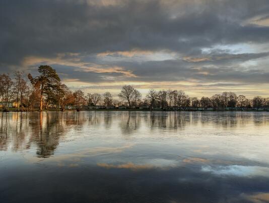 Winter sunset at Pearl Lake