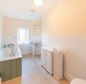 self catering holiday cottage Heart of England - bathroom photo